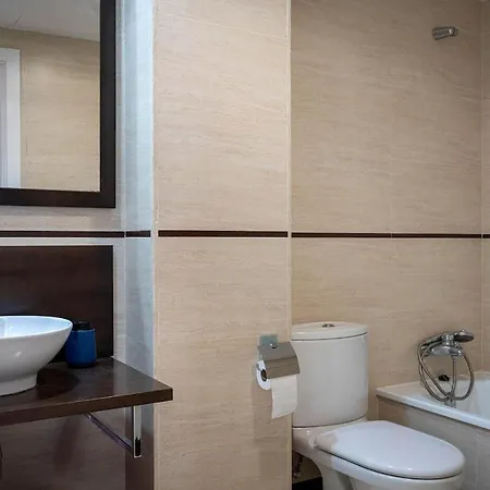 At187 Ground Floor, Garden And Pool Near The