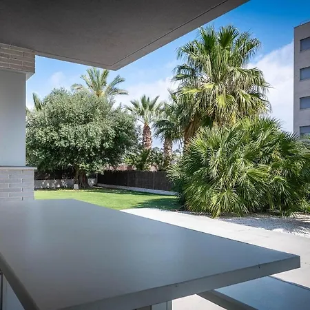 At187 Ground Floor, Garden And Pool Near The *